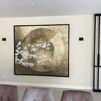 Klantfoto: Bloesem. Japandi stijl. Wabi-Sabi. van Alie Ekkelenkamp, als naadloos behang