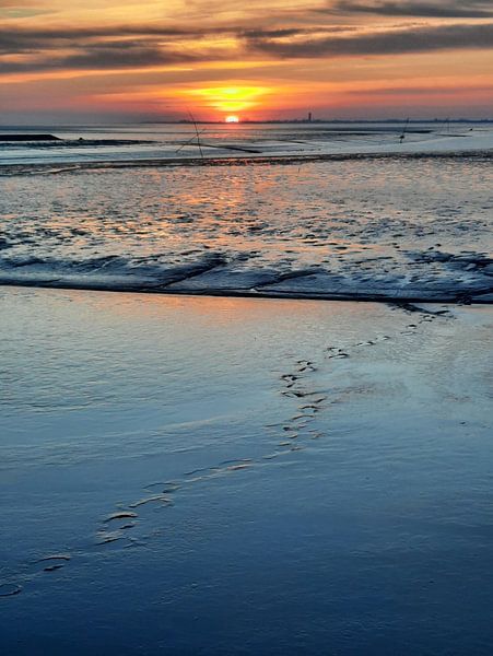 Romantic sunset by the sea by Michael Godlewski