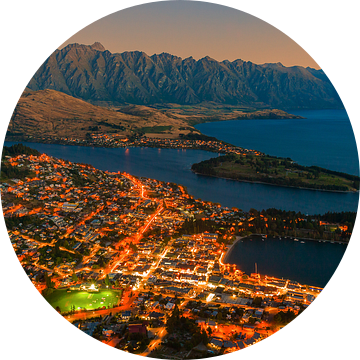 Uitzicht over Queenstown, Zuider Eiland, Nieuw Zeeland van Henk Meijer Photography