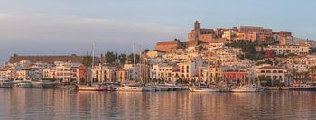 Sonnenaufgang im Hafen von Ibiza