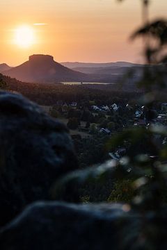 Lilienstein bij zonsondergang van Richard