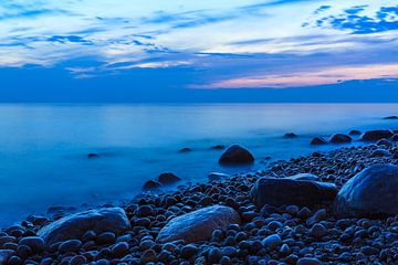 Evening on the Baltic Sea coast van Rico Ködder
