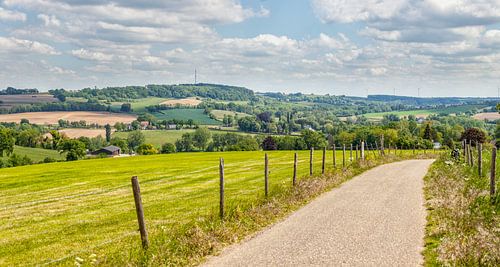 Panorama  van het Zuid-Limburgse landschap in de buurt van Gulpen