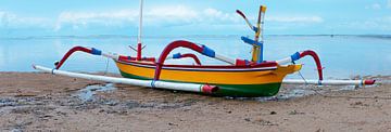 Balineese vissersboot van Roland de Zeeuw fotografie