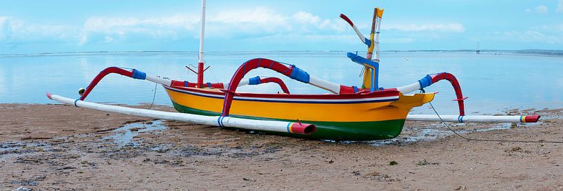 Balineese vissersboot by Roland de Zeeuw fotografie
