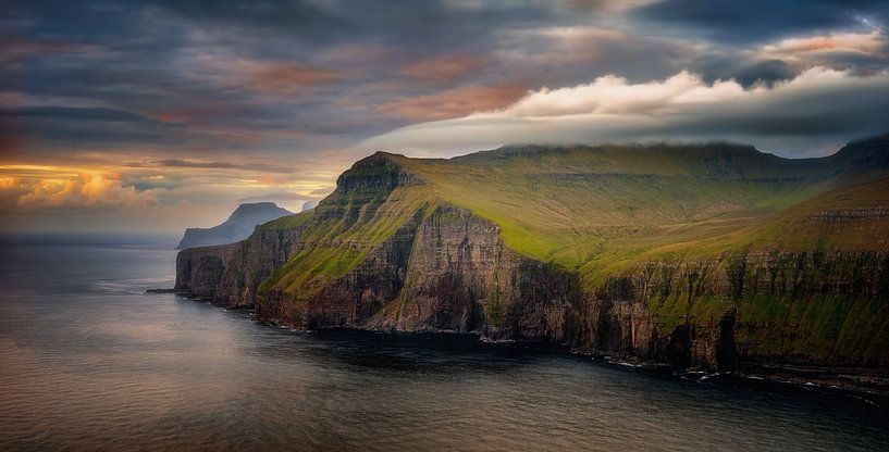Fjallid Panorama by Wojciech Kruczynski