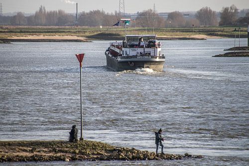 Bateau sur le Rhin inférieur sur Karlo Bolder