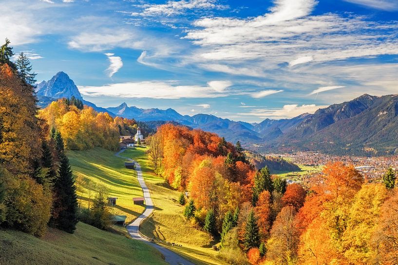Herbst  in Garmisch mit Zugspitze von Dieter Meyrl