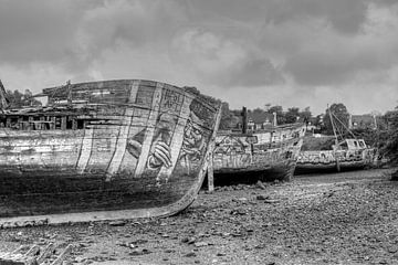 HDR urbex Cimetiere a bateaux ship graveyard at Quelmer brittany by W J Kok