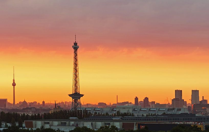 Berlin skyline in sunset by Frank Herrmann