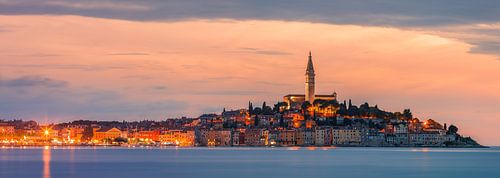 Panorama en zonsondergang in Rovinj, Istrie, Kroatië