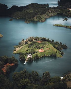 Insel in Kolumbien, Guatapé von Felix Van Leusden