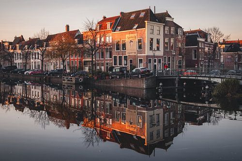 Sonnenaufgang an den Grachten von Leiden