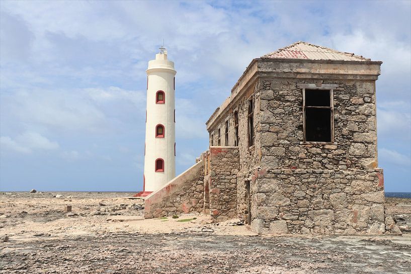Lighthouse and lighthouse keeper's house at Spelonk by Silvia Weenink