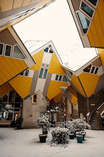 Würfelhäuser im Schnee