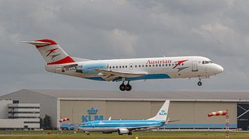 Avion de ligne autrichien de type Fokker 70. sur Jaap van den Berg