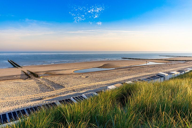 Strandhäuser am Strand von Domburg von Danny Bastiaanse