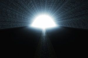 Tunnel de béton sombre avec une lumière au bout du tunnel sur Besa Art