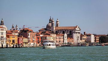 Giudecca kanaal in Venetië van Rob Boon