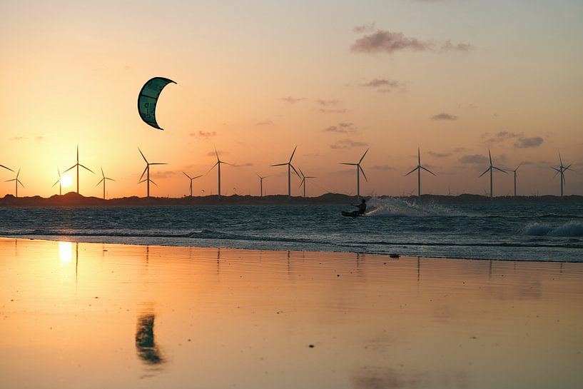 Kitesurfer im Sonnenuntergang von Brasilien von Reto Meier