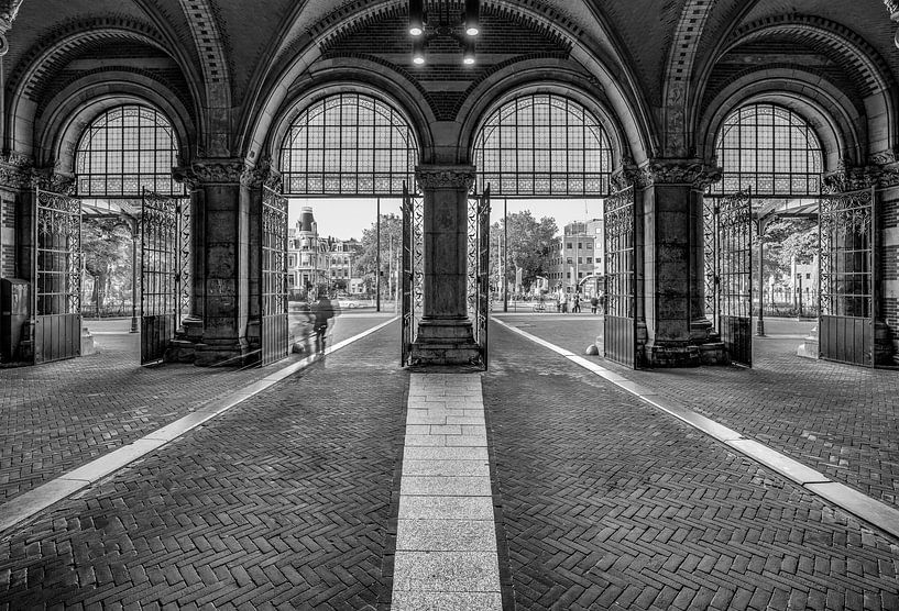 Rijksmuseum entrance gate by Robert van Walsem