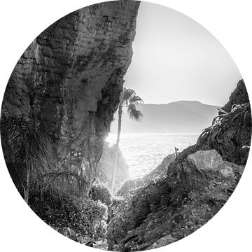 Costa del Sol kustlandschap in zwart-wit