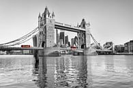Tower Bridge in London von Dieter Meyrl Miniaturansicht