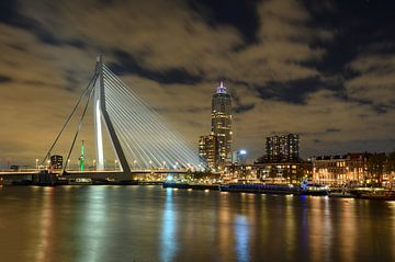 Erasmusbrug in Rotterdam van Peter Bartelings