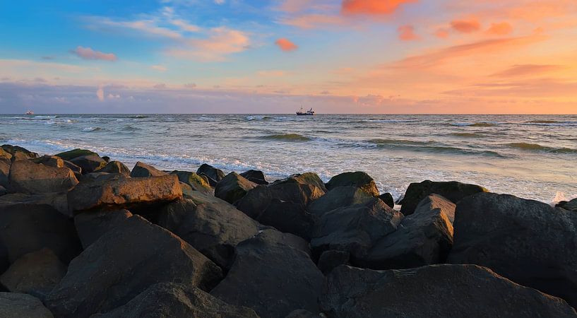 fishing boat by Bo Valentino
