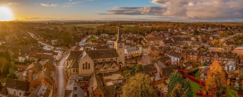 Panorama par drone du lever du soleil près de Simpelveld dans le sud du Limbourg par John Kreukniet