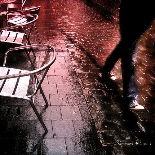 Spaziergänger in der Abenddämmerung