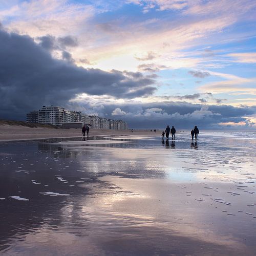 Avondhemel Strand van Wenduine, België van Imladris Images
