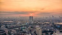 Zonsopkomst een vroege ochtend in Bangkok van Jelle Dobma thumbnail