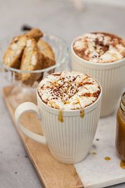 Warme chocolademelk met gezouten karamel van Nina van der Kleij