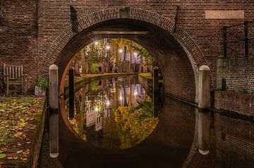 Herfstig doorkijkje bij de Utrechtse Paulusbrug van Jeroen de Jongh