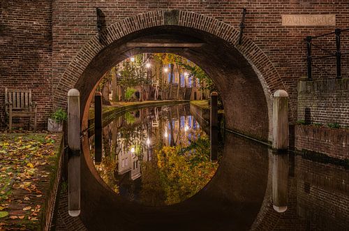 Herfstig doorkijkje bij de Utrechtse Paulusbrug