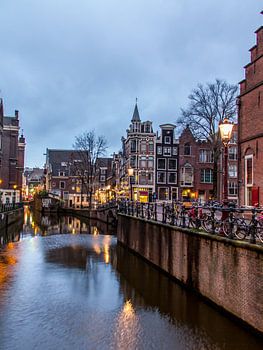 HDR foto van de Grimburgwal in Amsterdam