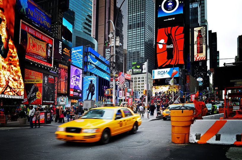 New York Yellow Cab on Times Square von Marlika Art