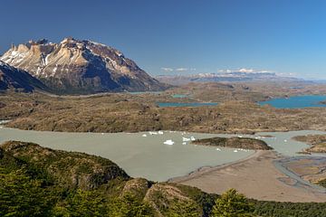 Mountains and lakes in Torres del Paine National Park, Chile by Christian Peters