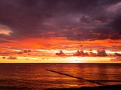 Sonnenuntergang am Meer - wenn der Himmel brennt von Max Steinwald Miniaturansicht