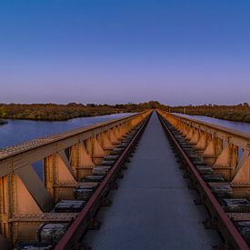 Perspectief van een spoorbrug van Bob Janssen