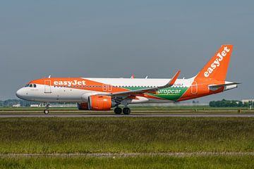 Vertrekkende EasyJet Airbus A320 Neo. van Jaap van den Berg