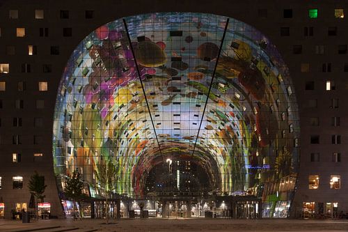 Markthal bij avond