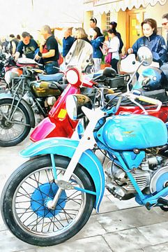 Classic Motorcycle Enthusiasts Swap Notes