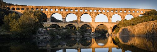 Panorama en zonsopkomst bij Pont Du Gard, Frankrijk