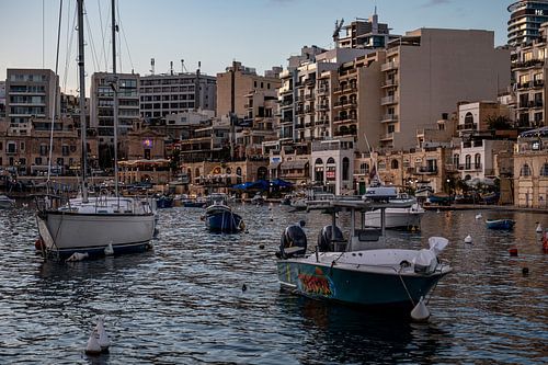 De Spinalo baai bij valavond