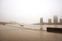 Mistige ochtend aan 'T IJ - Amsterdam Centraal