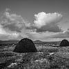 Turfstapels op het Ierse platteland van Bo Scheeringa Photography