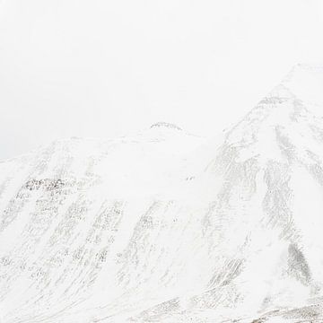 Witte Bergen op IJsland van Andreas Hackl