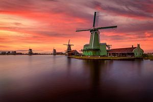 Un coucher de soleil néerlandais à Zaanse Schans sur Costas Ganasos